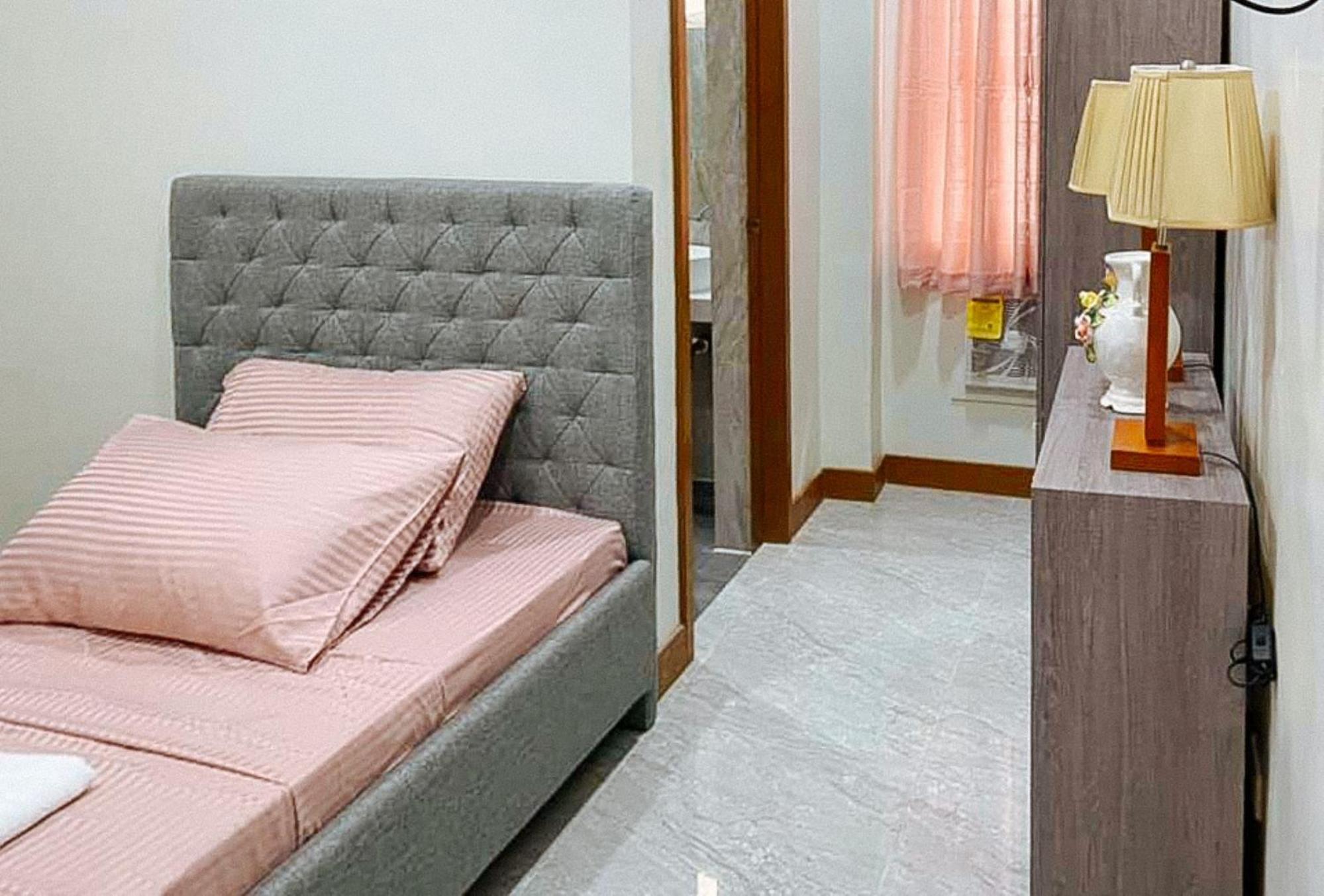 Leonila'S Travellers Inn Iloilo City Ngoại thất bức ảnh