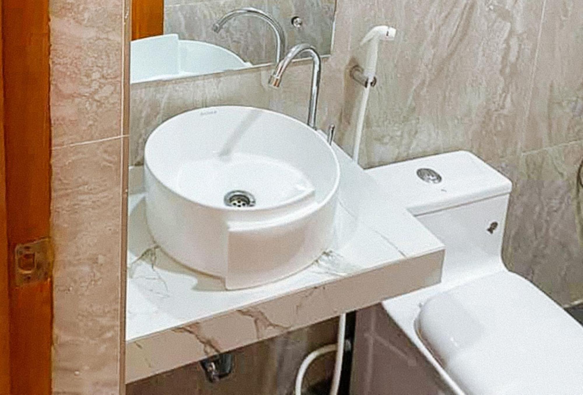 Leonila'S Travellers Inn Iloilo City Ngoại thất bức ảnh